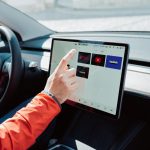 Komsen.com - Perkembangan teknologi pada mobil-malte-helmhold-unsplash